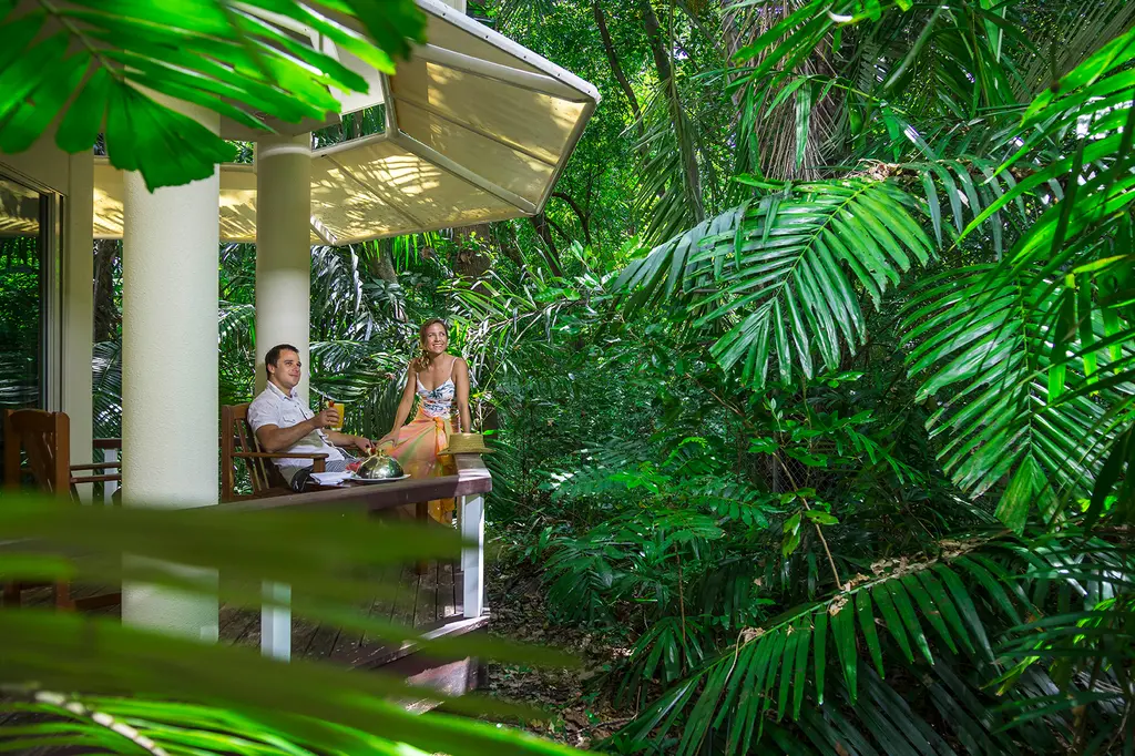 Green Island Resort image 4