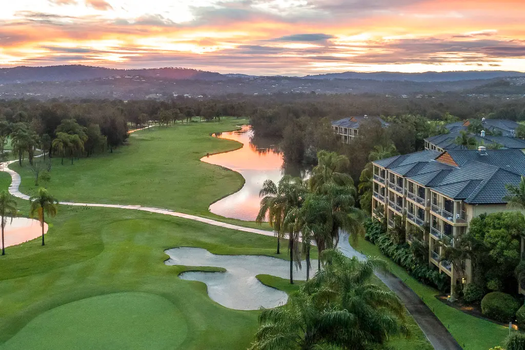 Mercure Gold Coast Resort image 2