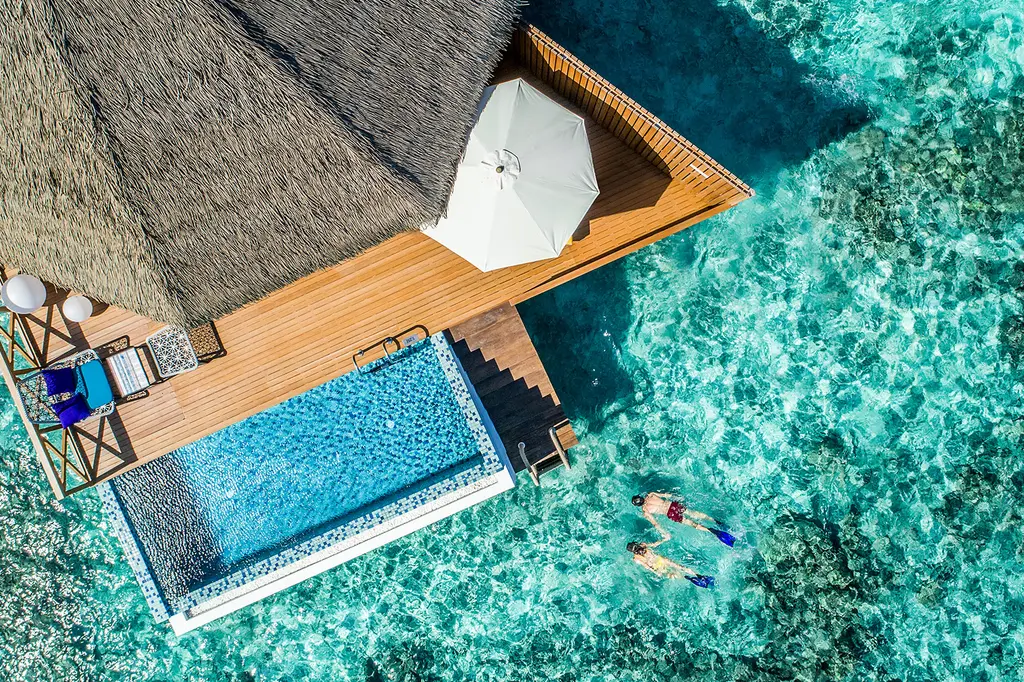 Mercure Maldives Kooddoo Resort image 9