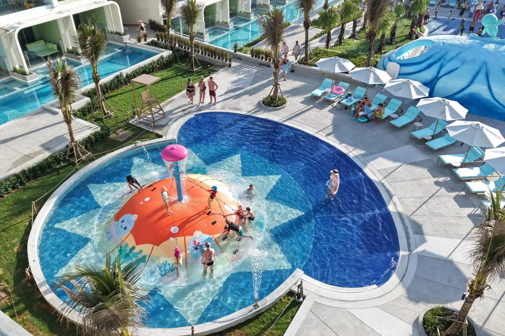Katathani Phuket Beach Resort image 10