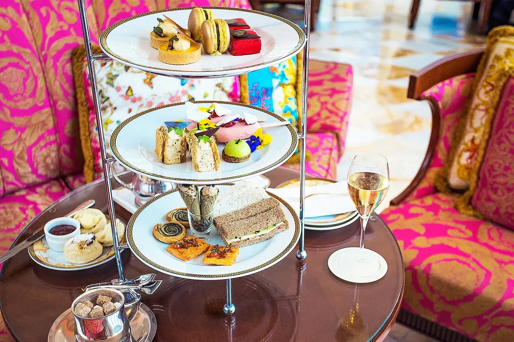 Imperial Hotel Gold Coast image 6