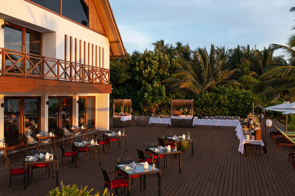 Mercure Maldives Kooddoo Resort image 13