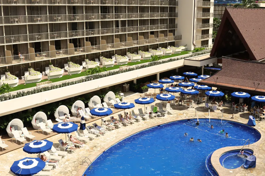 OUTRIGGER Reef Waikiki Beach Resort image 2