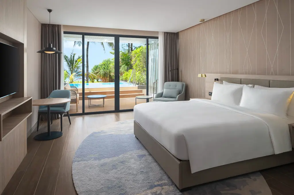 Radisson Blu Resort, Phuket Mai Khao Beach image 3