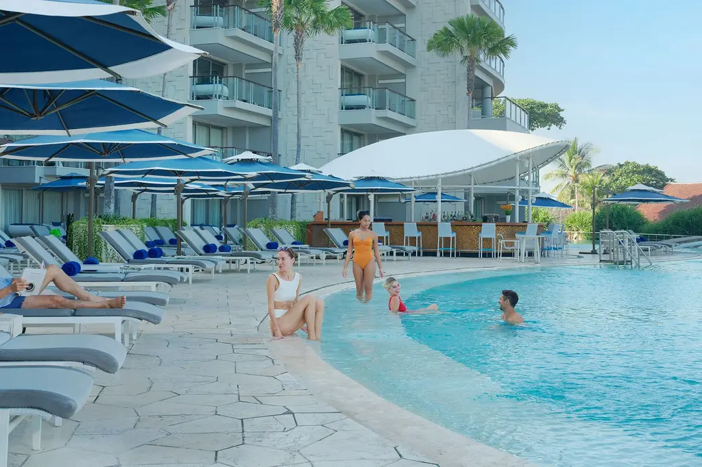 Double-Six Luxury Hotel image 5
