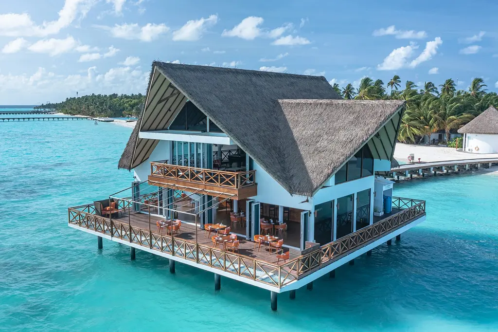 Mercure Maldives Kooddoo Resort image 20