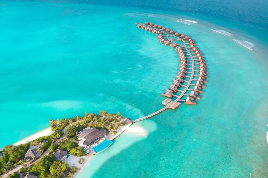 Hideaway Beach Resort & Spa image 1